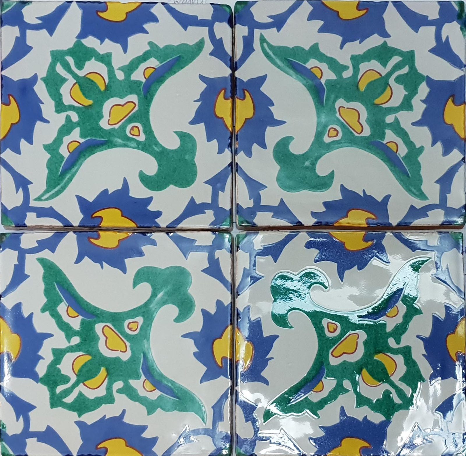 Azulejo artesano 15×15 Doblas en blanco y verde