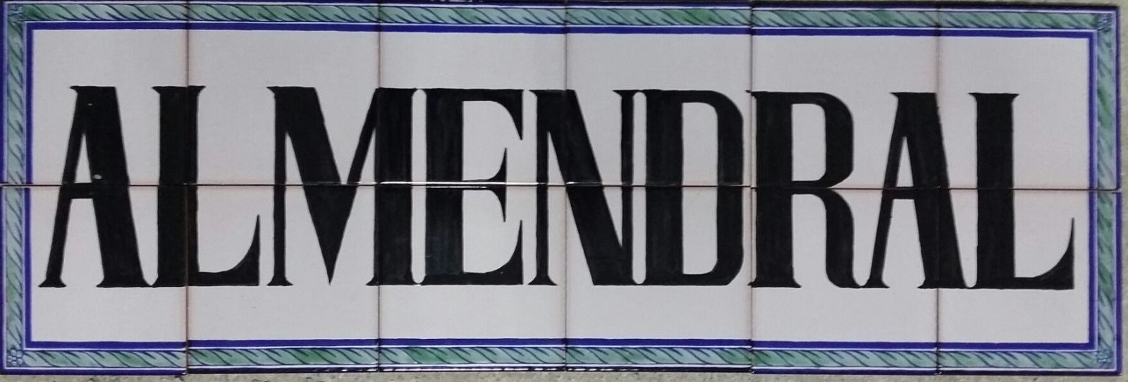 Letrero cerámico Almendral, placa de cerámica artesana